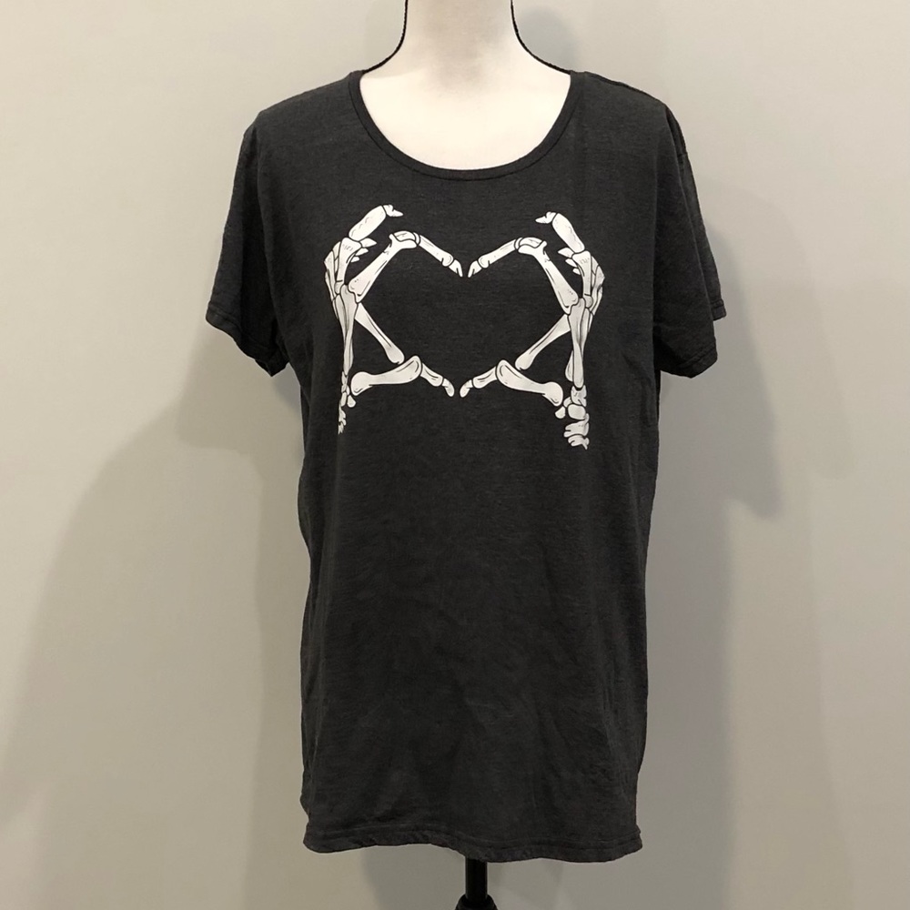 Instant Message Skeleton Hand Heart Tee